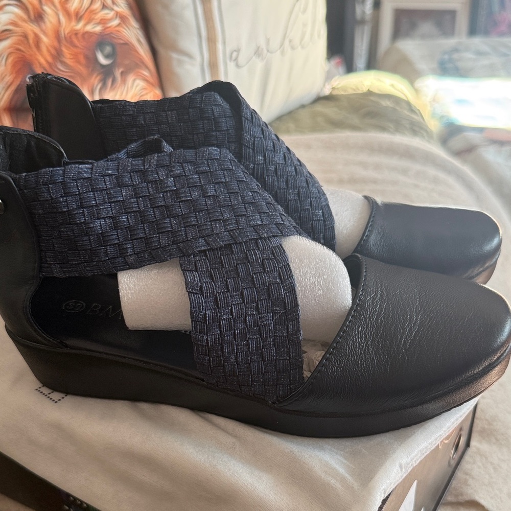 Bernie Mev Adele Midnight Blue and Black Wedges in size 39 or 8